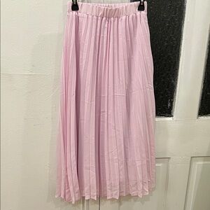 Elegant Pink Pleated Skirt